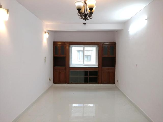 Flat for sale in South West Delhi, Deri