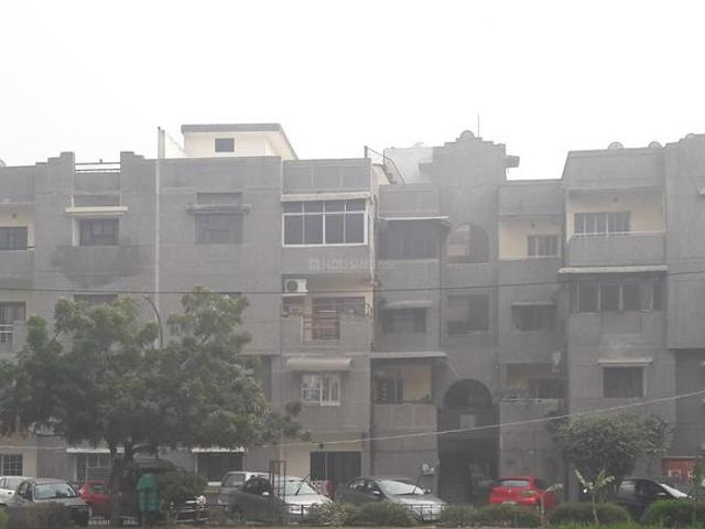 Flat for sale in South West Delhi, Deri