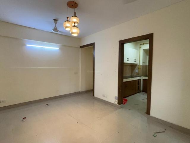 Flat for rent in Kosmos, Noida