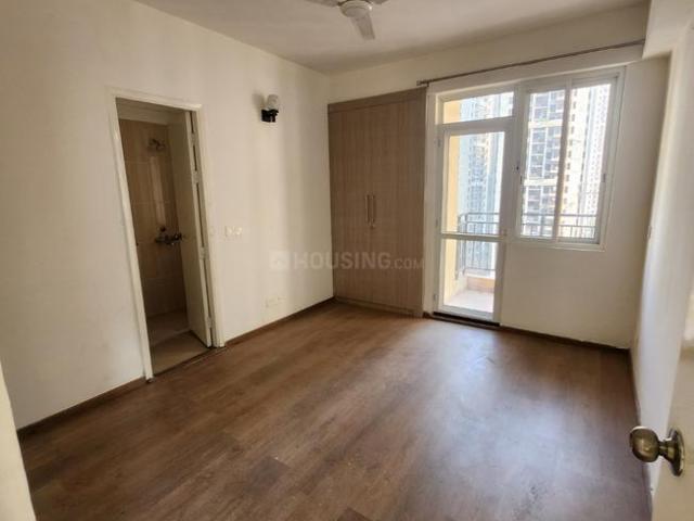 Flat for rent in Kosmos, Noida