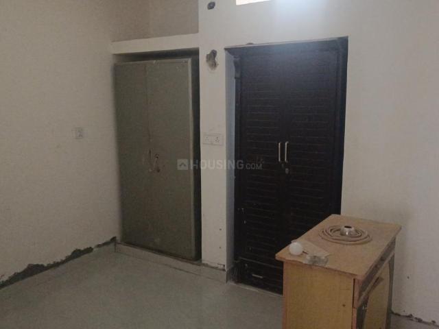 Flat for rent in South West Delhi, Deri