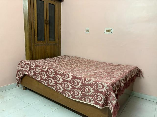 Flat for rent in Rohini, Delhi