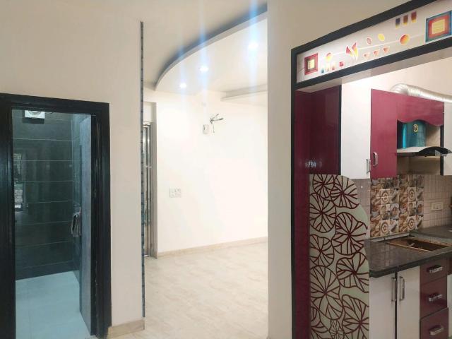 Flat for sale in North Delhi, Deri