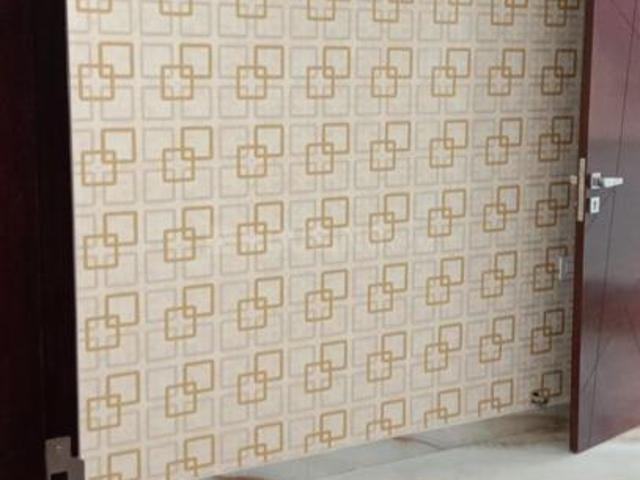 Flat for sale in North Delhi, Deri