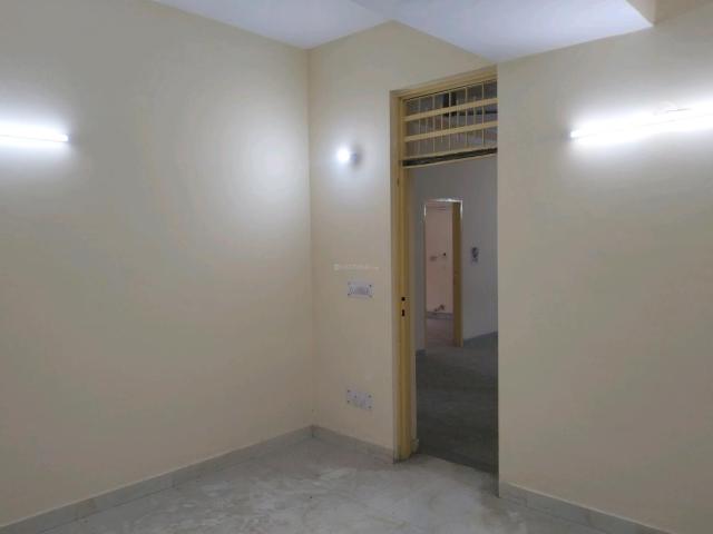 Flat for sale in North Delhi, Deri