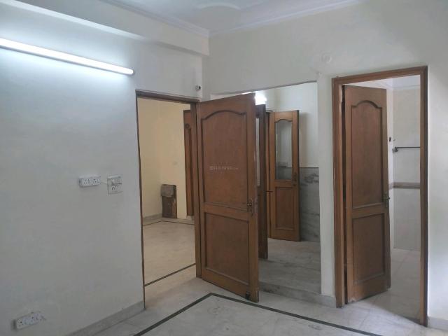 Flat for sale in North Delhi, Deri