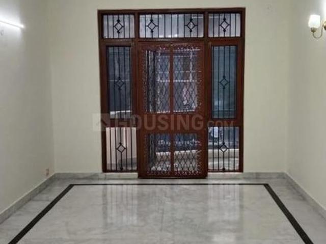 Flat for sale in North Delhi, Deri