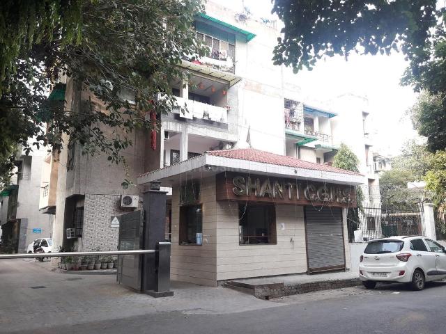 Flat for sale in North Delhi, Deri