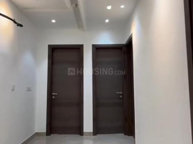 Flat for sale in North Delhi, Deri