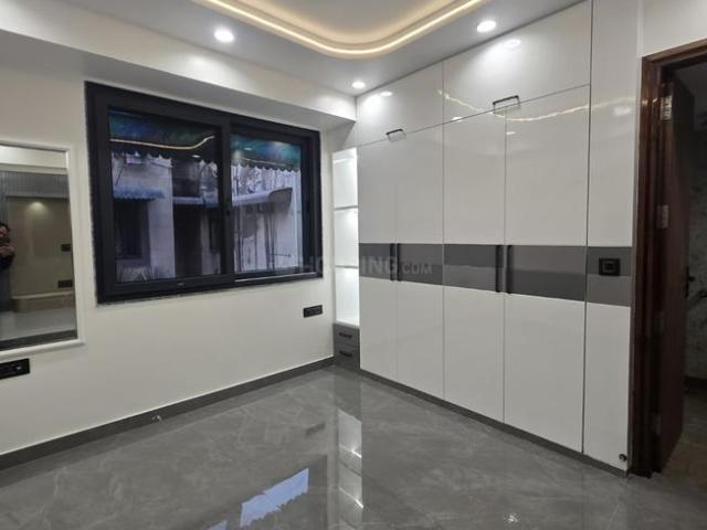 Flat for sale in North Delhi, Deri