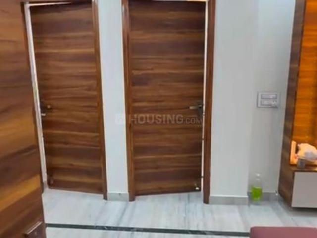 Flat for sale in North Delhi, Deri