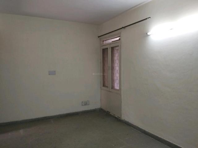 Flat for sale in North Delhi, Deri