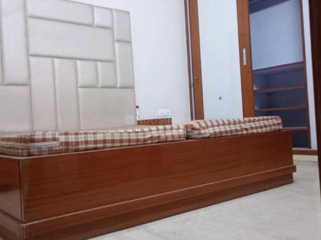 Flat for sale in North Delhi, Deri