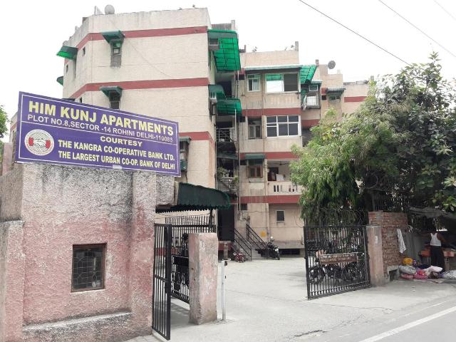 Flat for sale in North Delhi, Deri