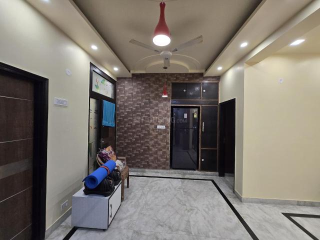Flat for sale in North Delhi, Deri