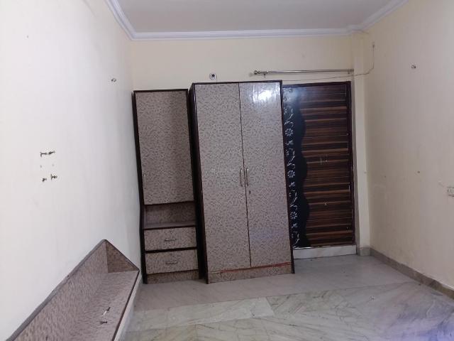 Flat for rent in South West Delhi, Deri
