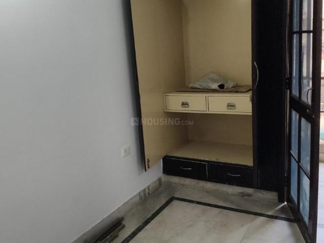 Flat for rent in South West Delhi, Deri