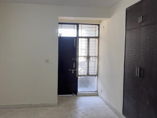 Flat for rent in South West Delhi, Deri