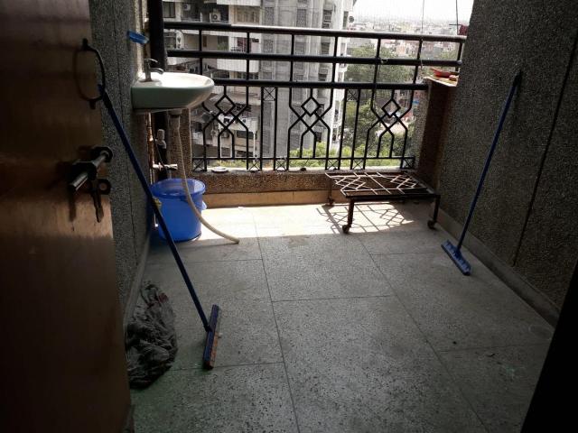 Flat for rent in South West Delhi, Deri