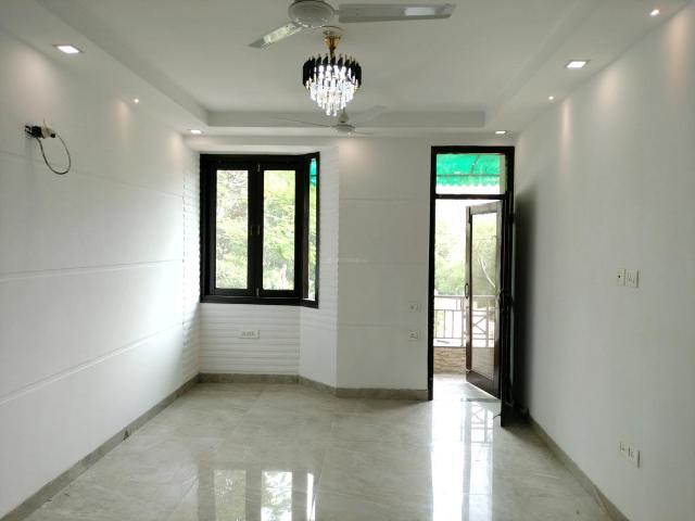 Flat for sale in South West Delhi, Deri