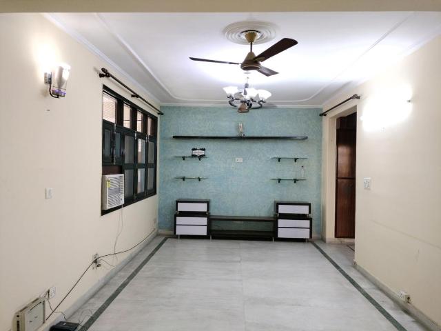 Flat for sale in South West Delhi, Deri