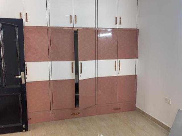 Flat for rent in South West Delhi, Deri