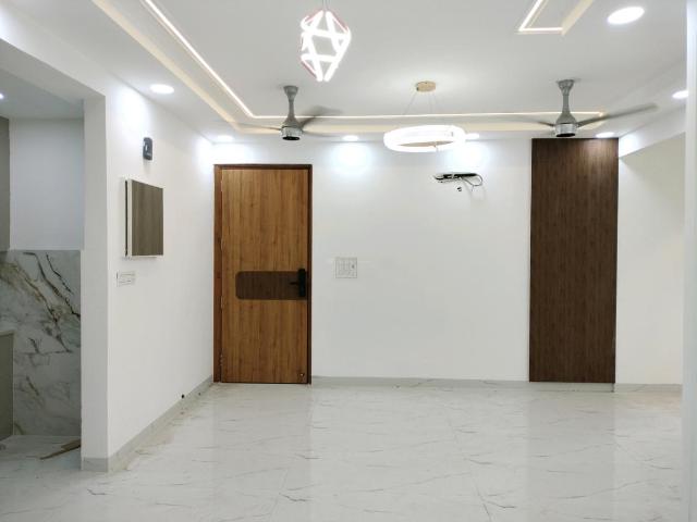 Flat for sale in South West Delhi, Deri