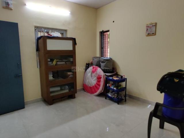 Flat for sale in North Delhi, Deri