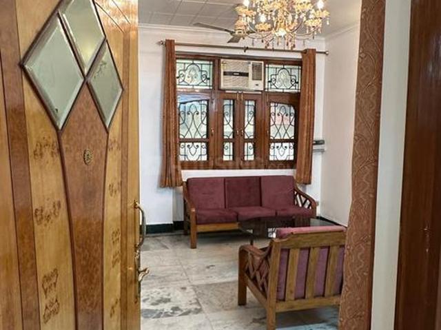 Flat for rent in Deri