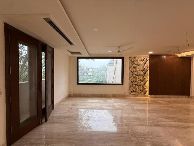 Flat for rent in Deri
