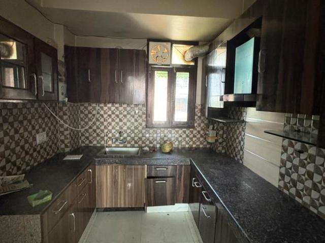 Flat for rent in Deri