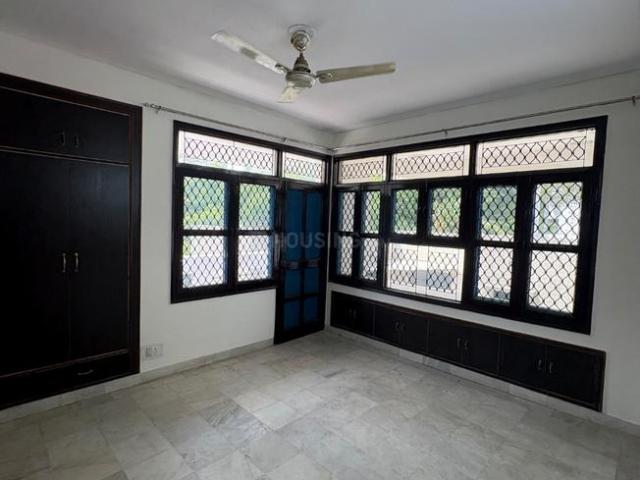 Flat for rent in Deri