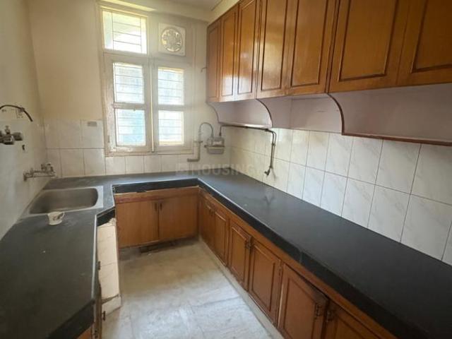 Flat for rent in Deri