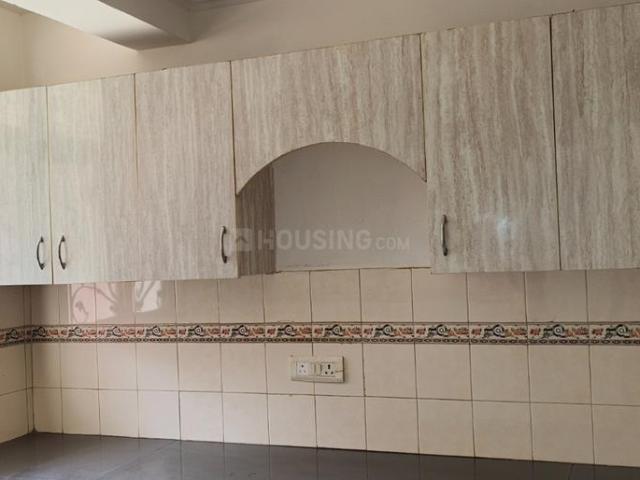 Flat for rent in Deri