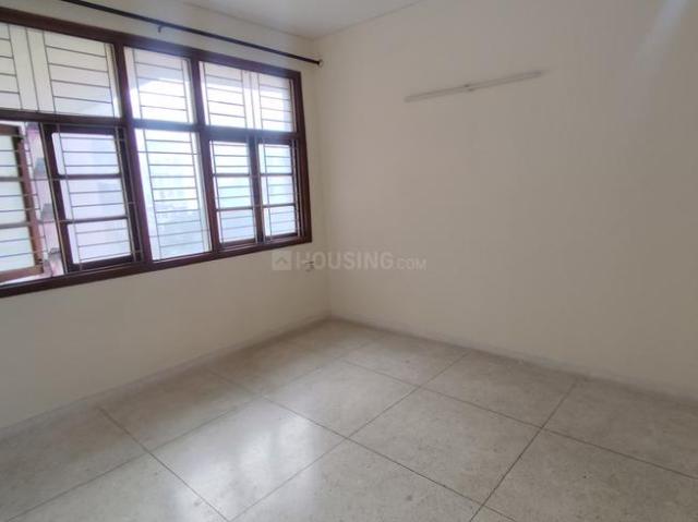 Flat for rent in Deri