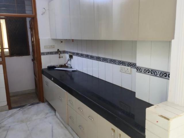 Flat for rent in Deri