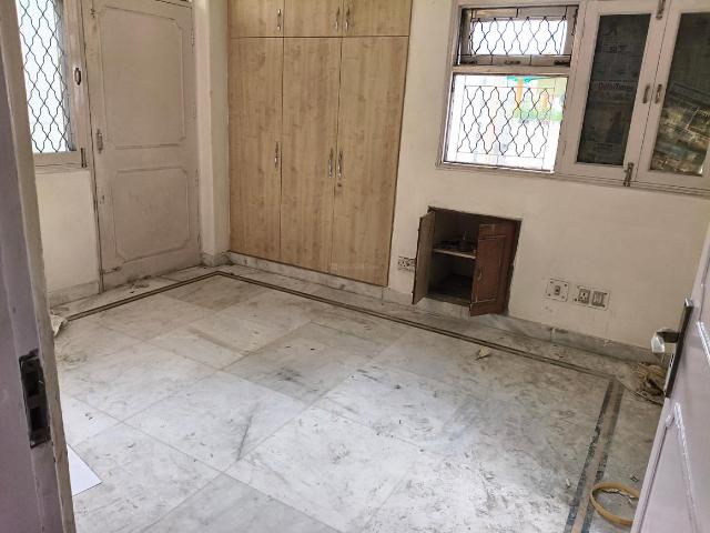 Flat for rent in Deri
