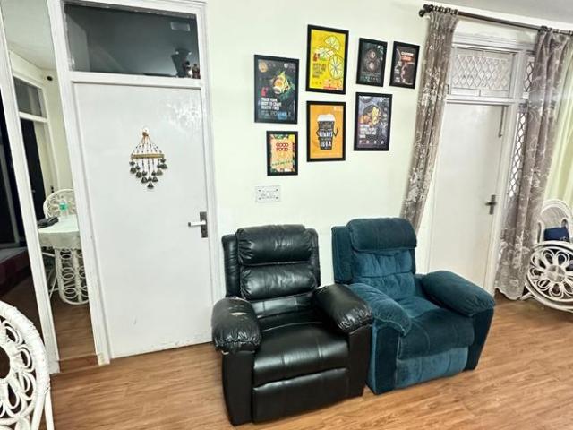 Flat for rent in South West Delhi, Deri