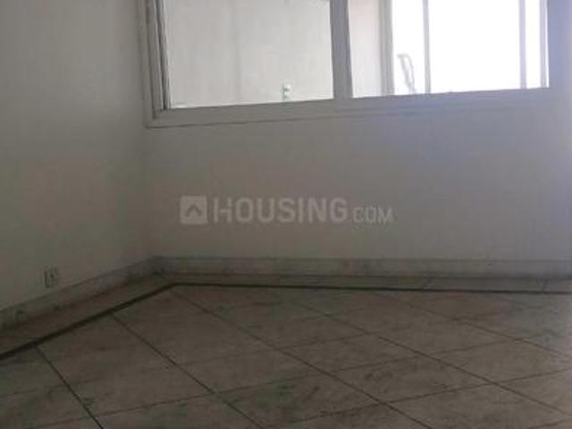 Flat for rent in Deri