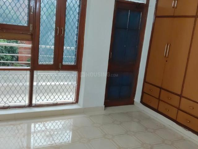 Flat for rent in South West Delhi, Deri