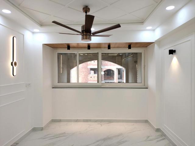 Flat for sale in South West Delhi, Deri