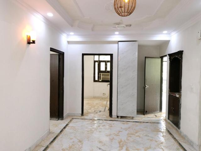 Flat for sale in South West Delhi, Deri