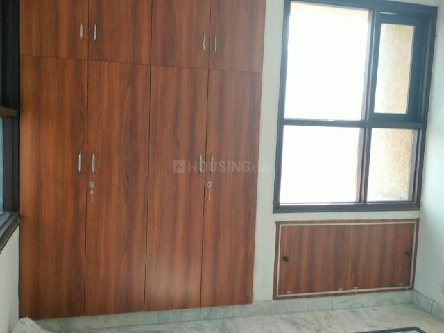 Flat for rent in South West Delhi, Deri