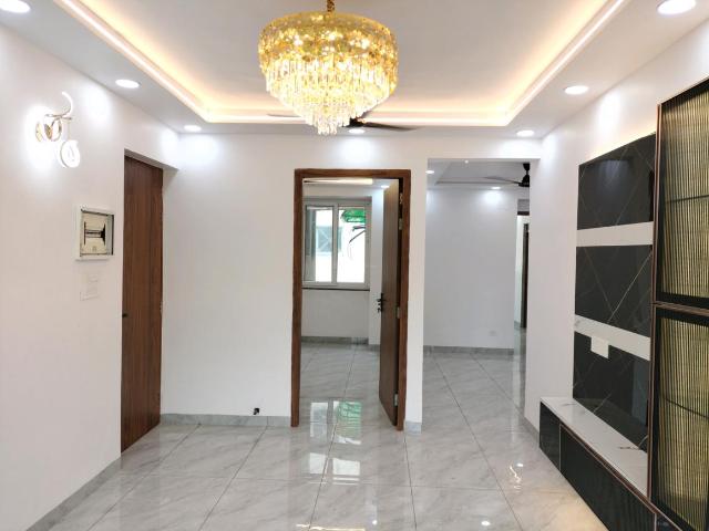 Flat for sale in South West Delhi, Deri