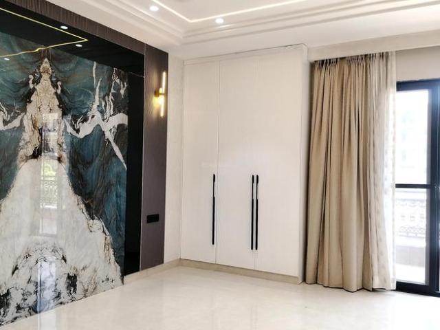 Flat for rent in DLF 5, Gurugram