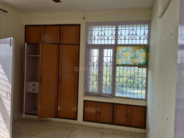 Flat for rent in South West Delhi, Deri