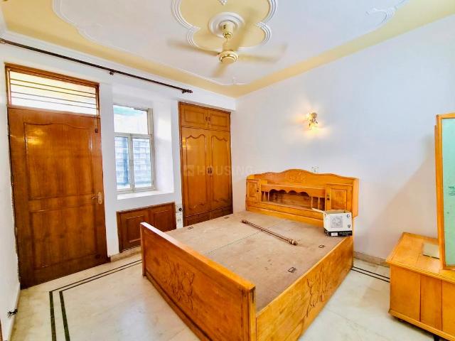 Flat for rent in South West Delhi, Deri