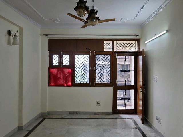 Flat for sale in South West Delhi, Deri