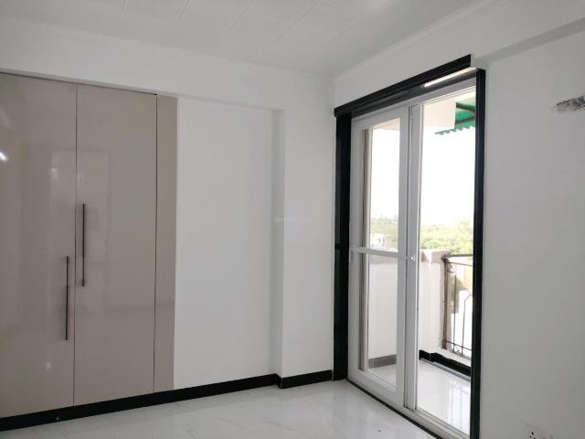 Flat for sale in South West Delhi, Deri