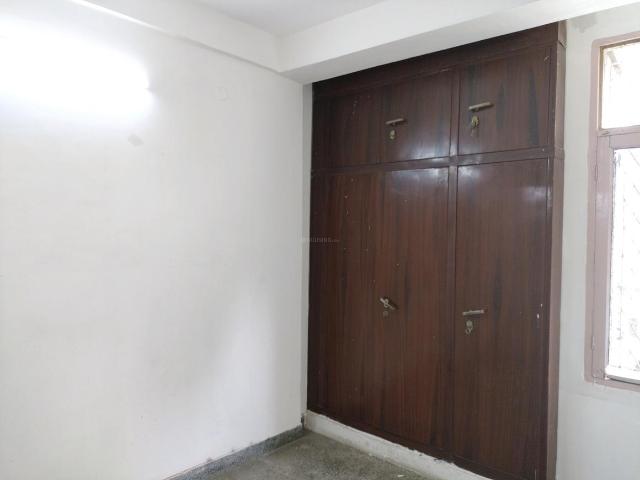 Flat for sale in South West Delhi, Deri